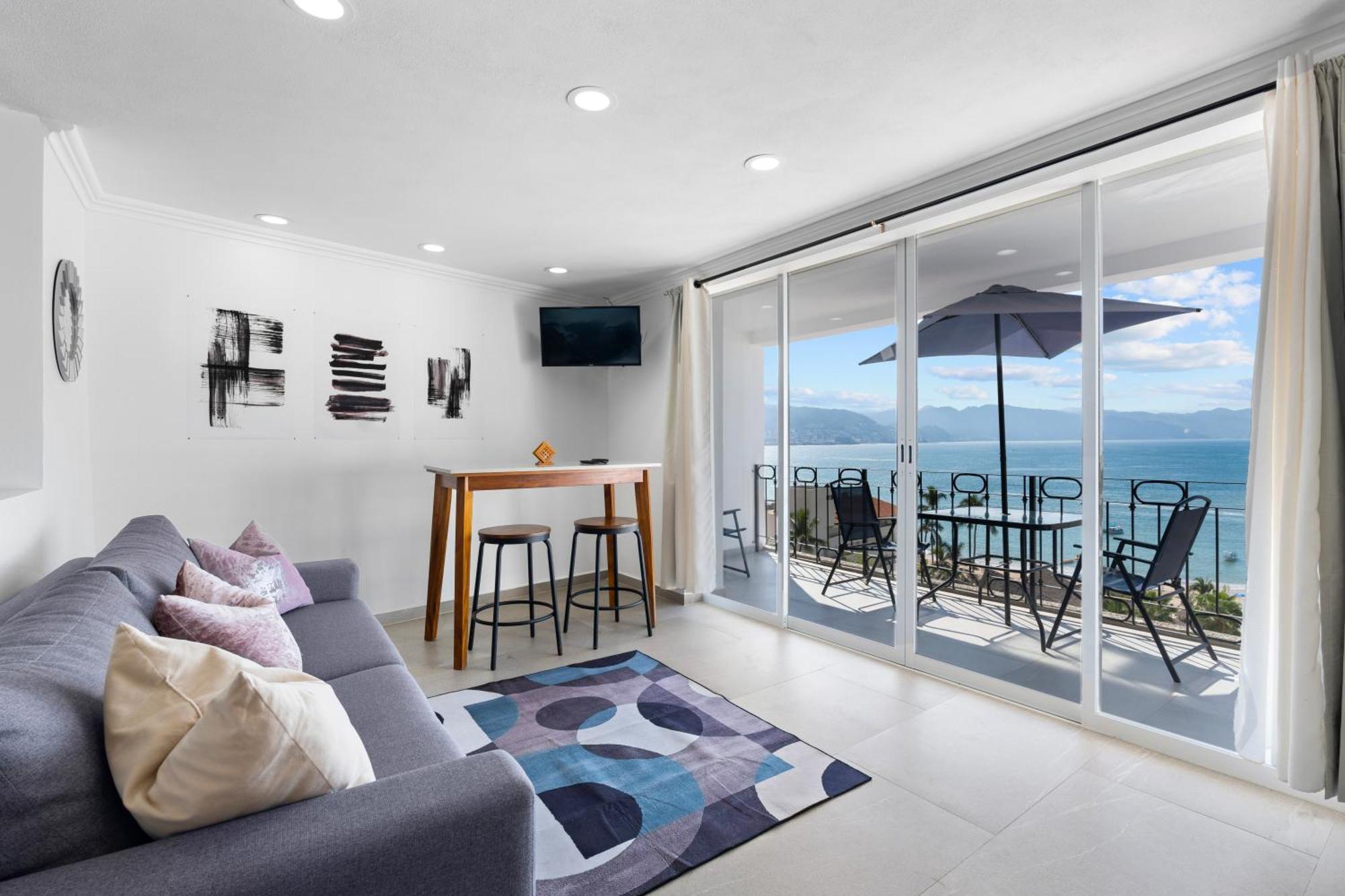 Luxury Condo Just Steps Away From The Beach! 푸에르토 발라타 외부 사진